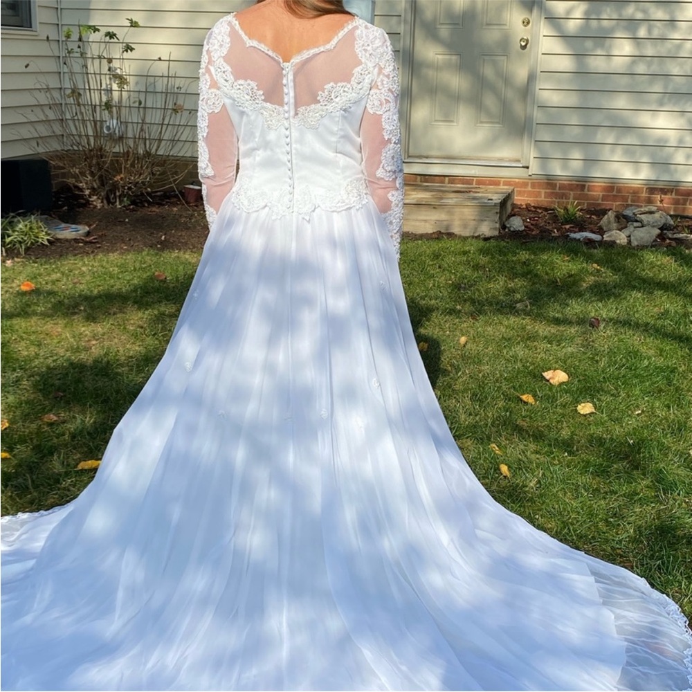 Vintage Wedding Dress Lace Sleeve 1970’s - Picture 2 of 12
